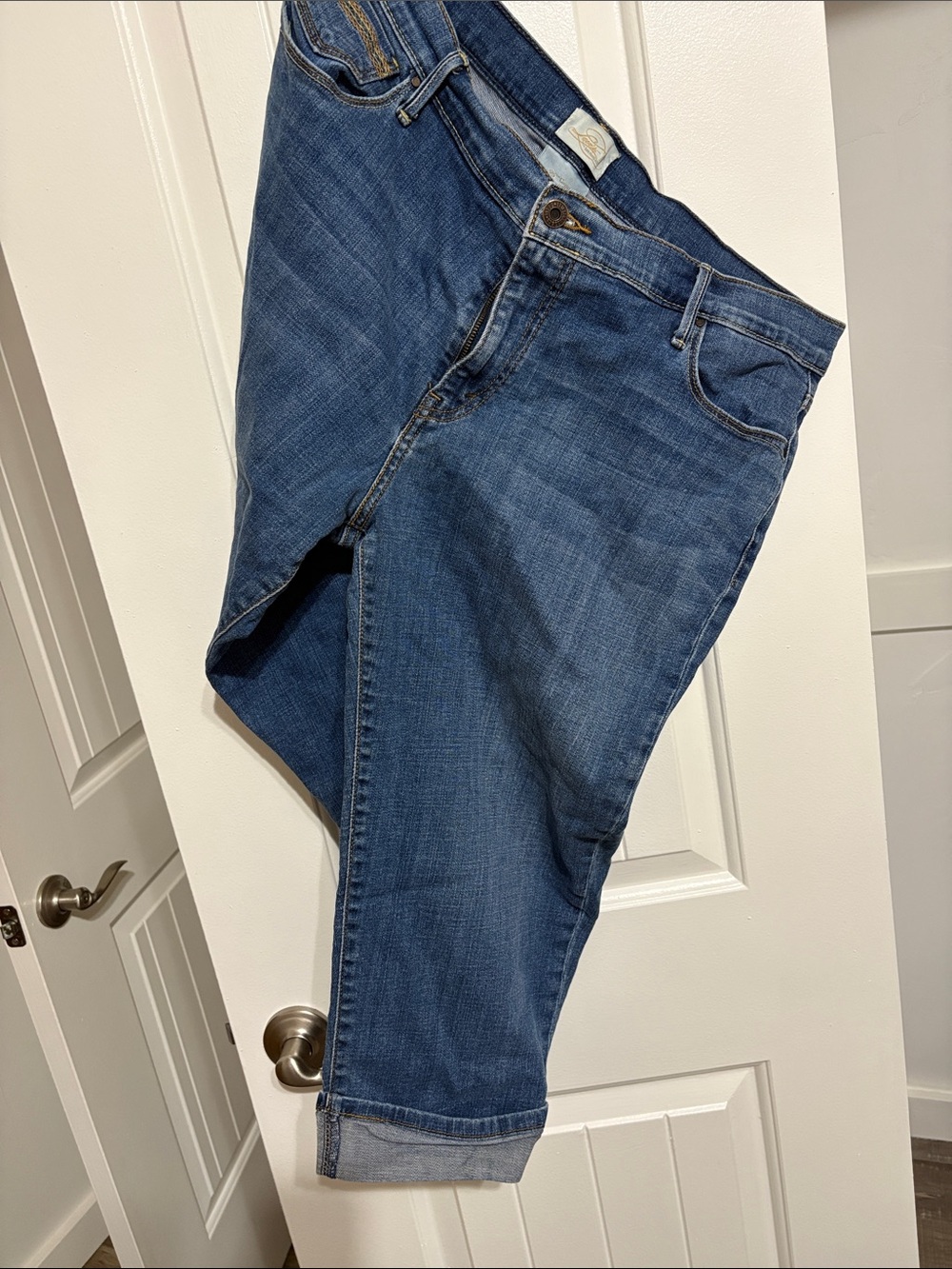 Levi's Women's Blue Ankle Crop Jeans